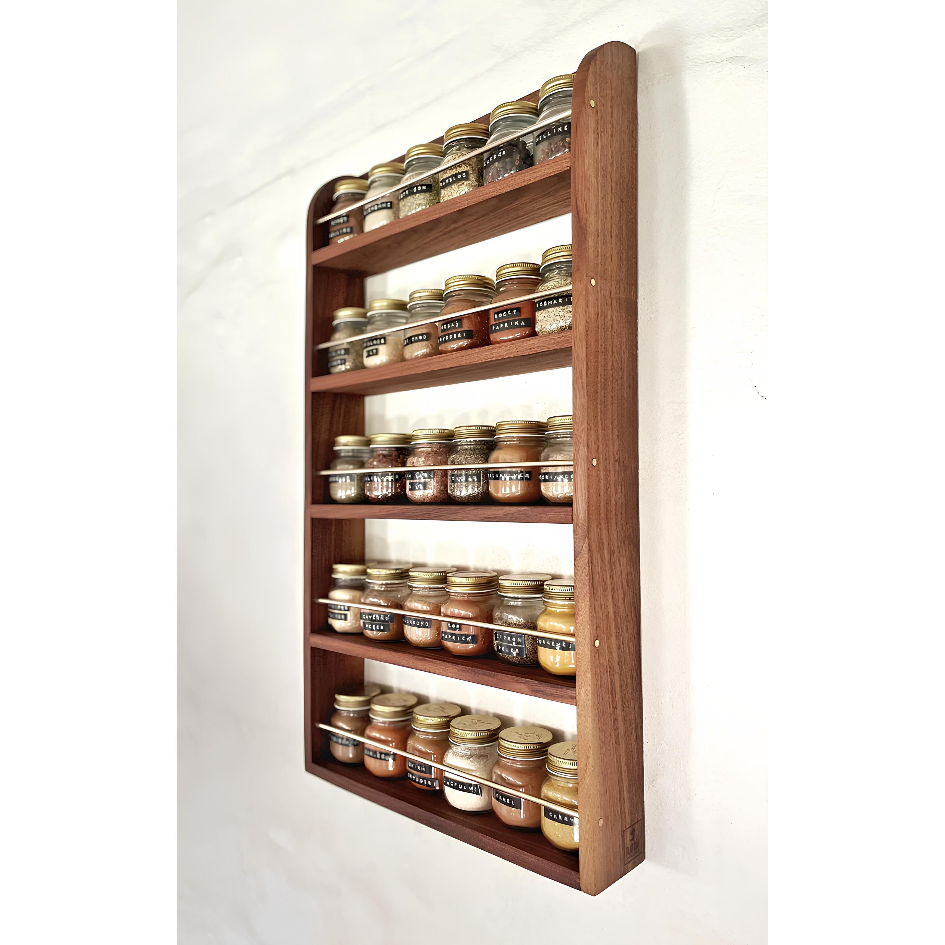 Portaspezie in legno massello di rovere o noce con dettagli in vetro e ottone.