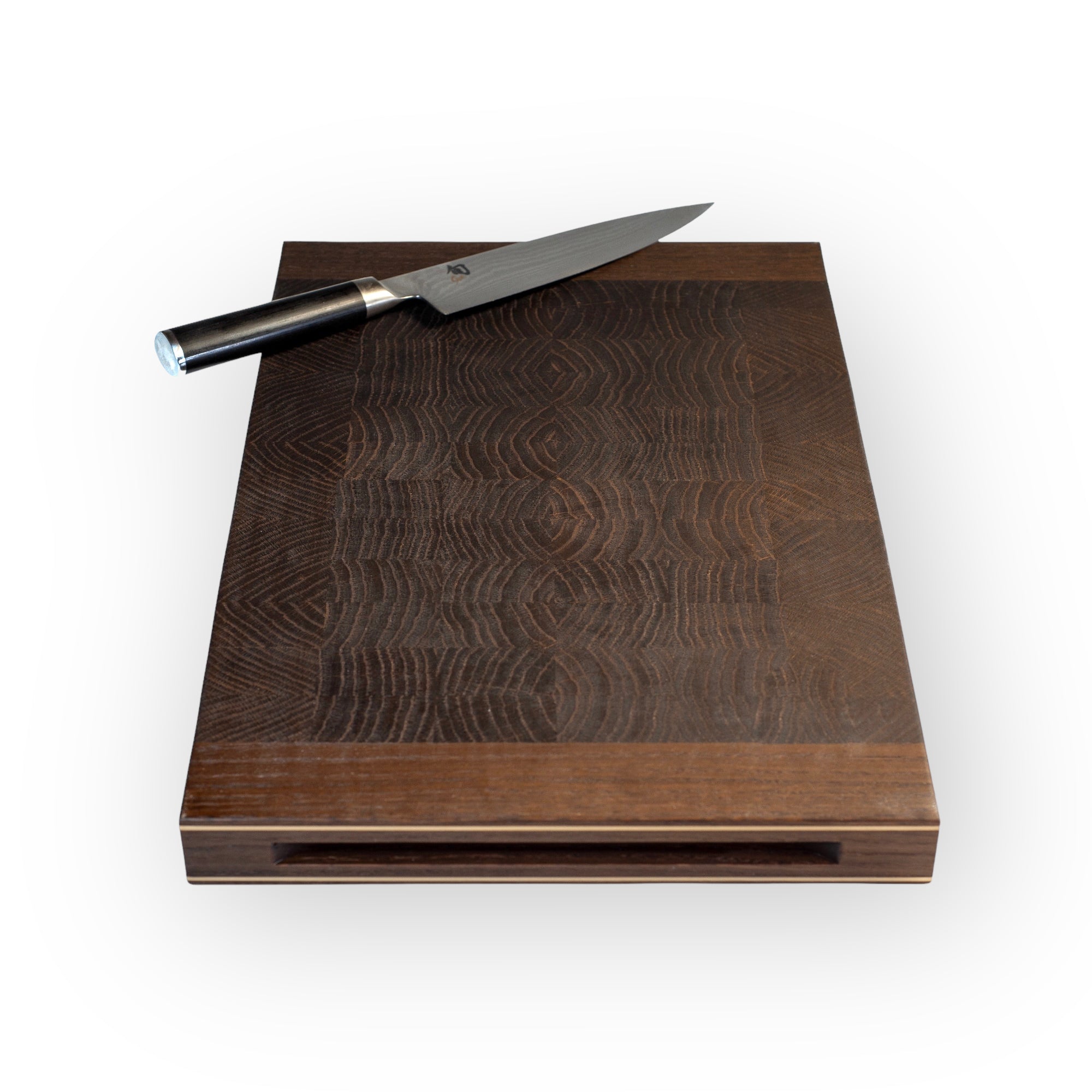 Køb 'Chefs board' skærebræt med kerne i endetræ og messingdetaljer 40x30x5 cm_12 fra Rune - Jakobsen Woodworks hos os