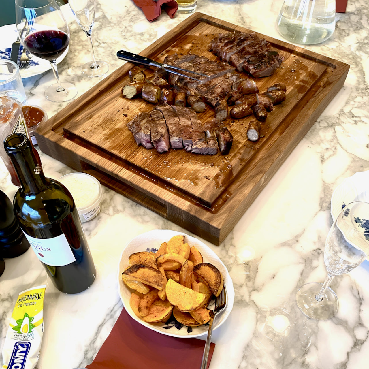 XXL - mega cutting board with juice groove.