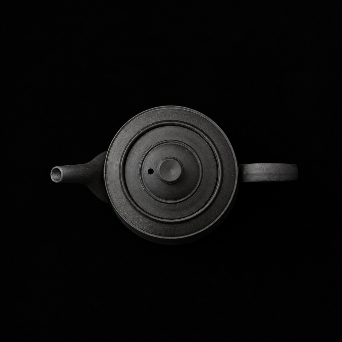 Soy sauce dispenser seen from above – lid and spout, by Takasuke