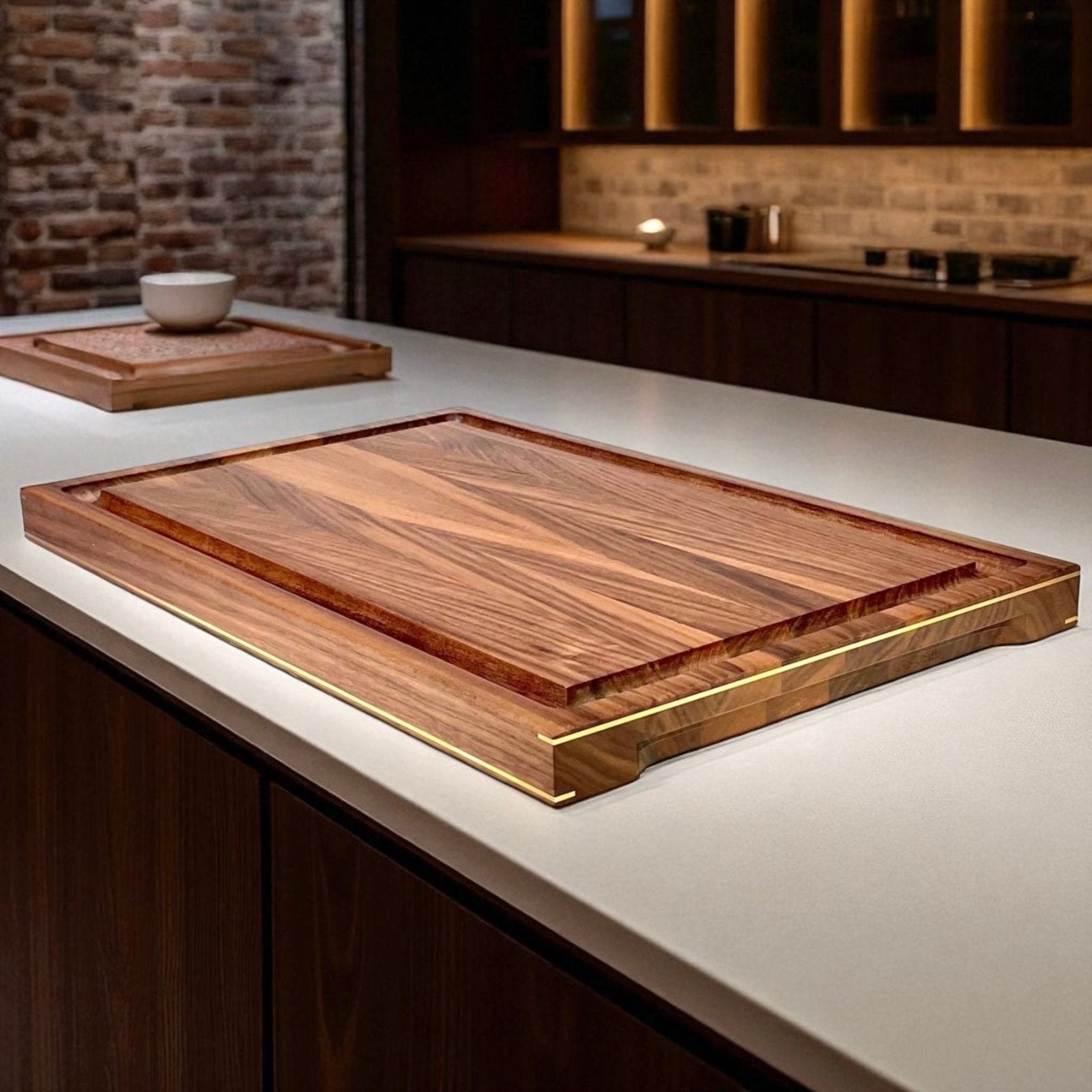 Rune - Jakobsen Design 'Grounded' skærebræt med asymmetriske messingdetaljer 40x30x3 cm Skærebrætter_4