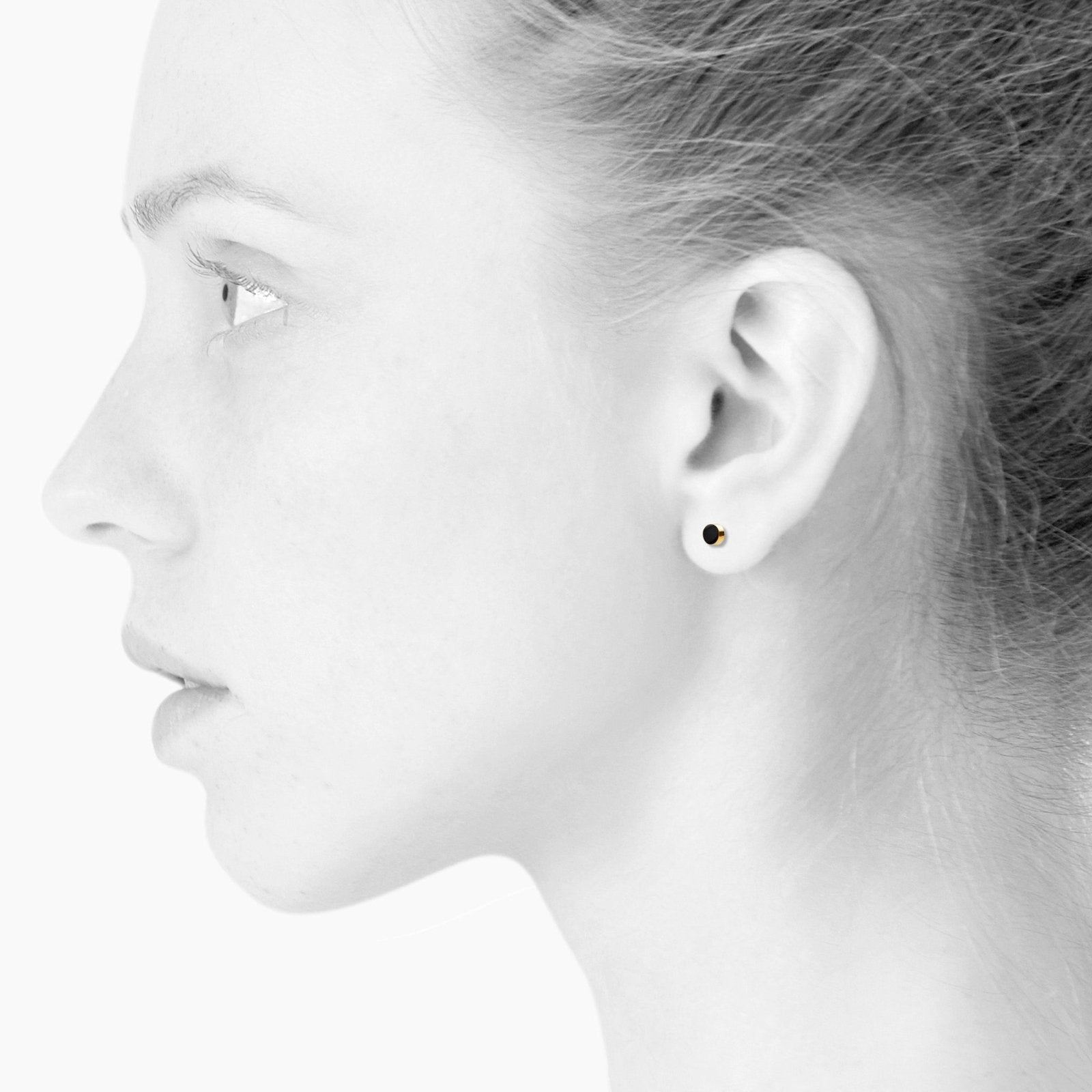 Køb SIGN tiny · BLACK _2 fra Scherning hos os