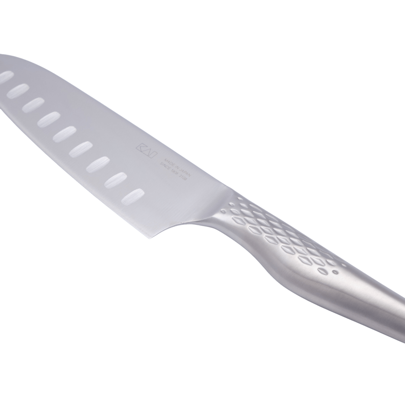 Køb Shoso 165 mm Santoku m. luftskær fra KAI hos os.