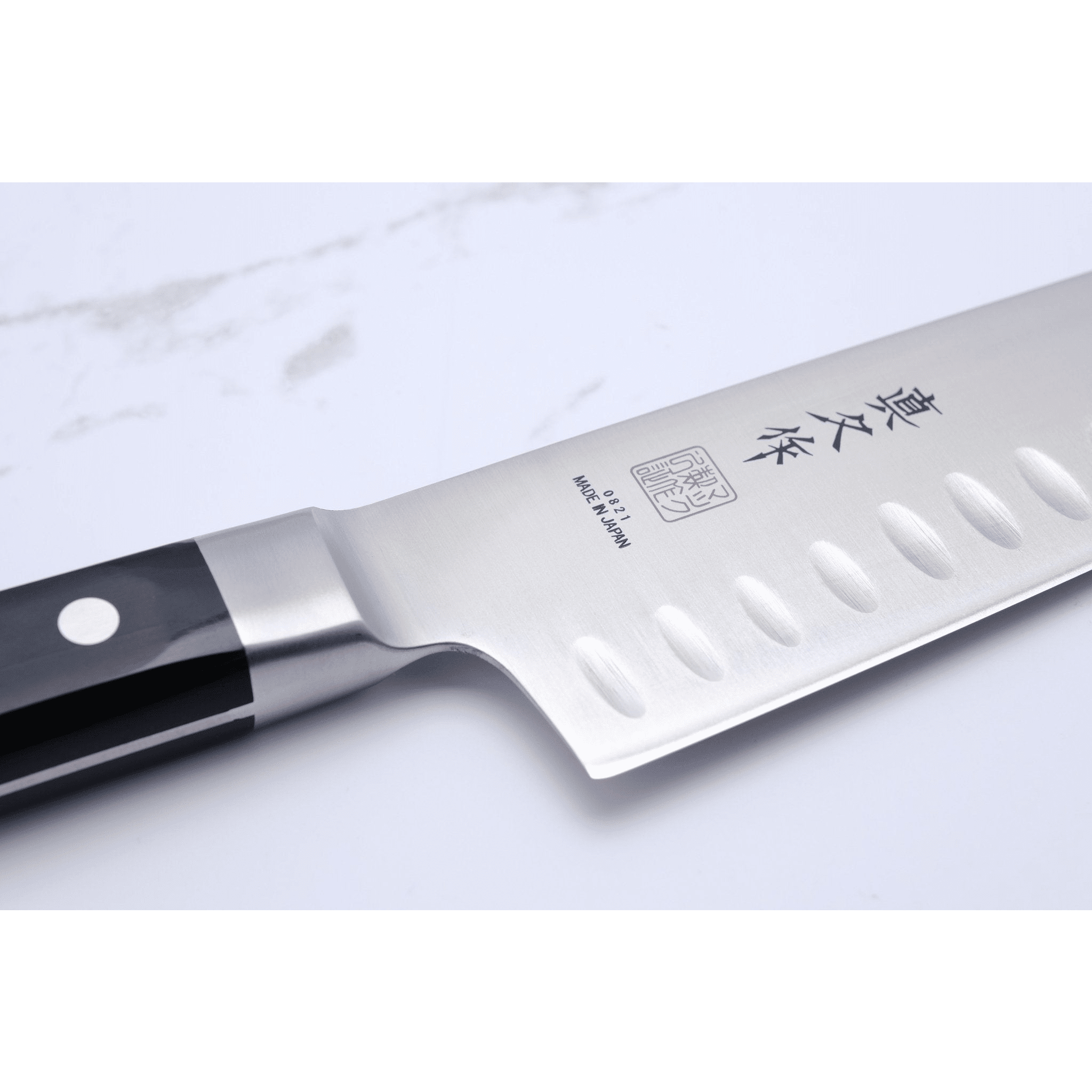 MAC Pro 170 mm Santoku m. luftskær_ _ _ _MSK - 656. Santoku by MAC