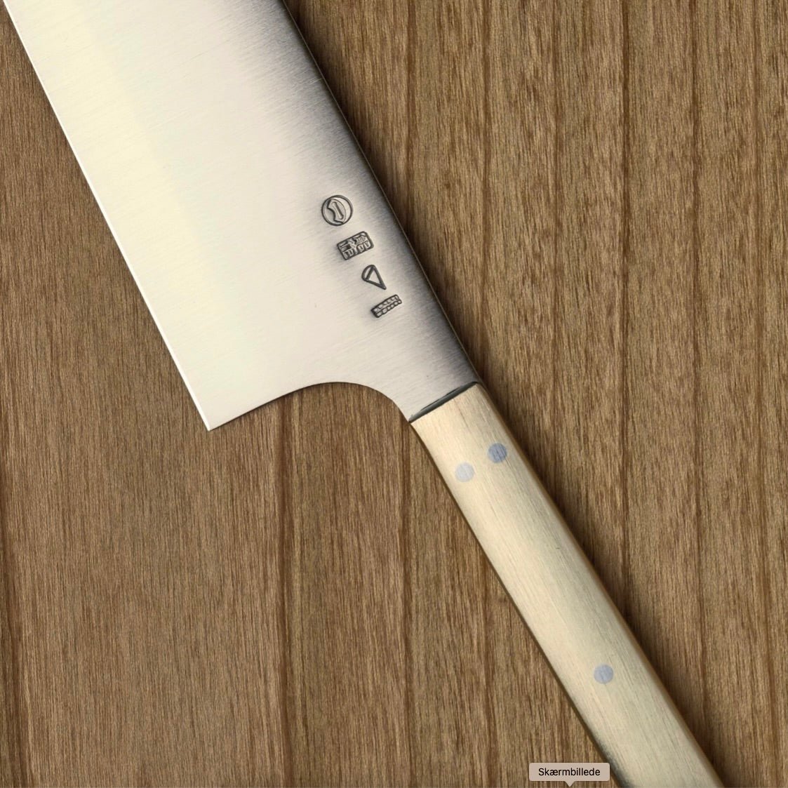 Narito Knives ‘Narito’ - lille japansk ostekniv i rustfrit stål og messing _2