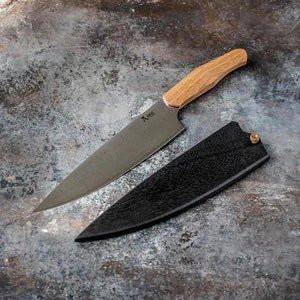 Demi Chef køkkenknive fra Ansø of Denmark Gastro. 'NJORD' Kokkekniv Egetræ _NSF/NJRD/EGETR/DEMI/3494/01