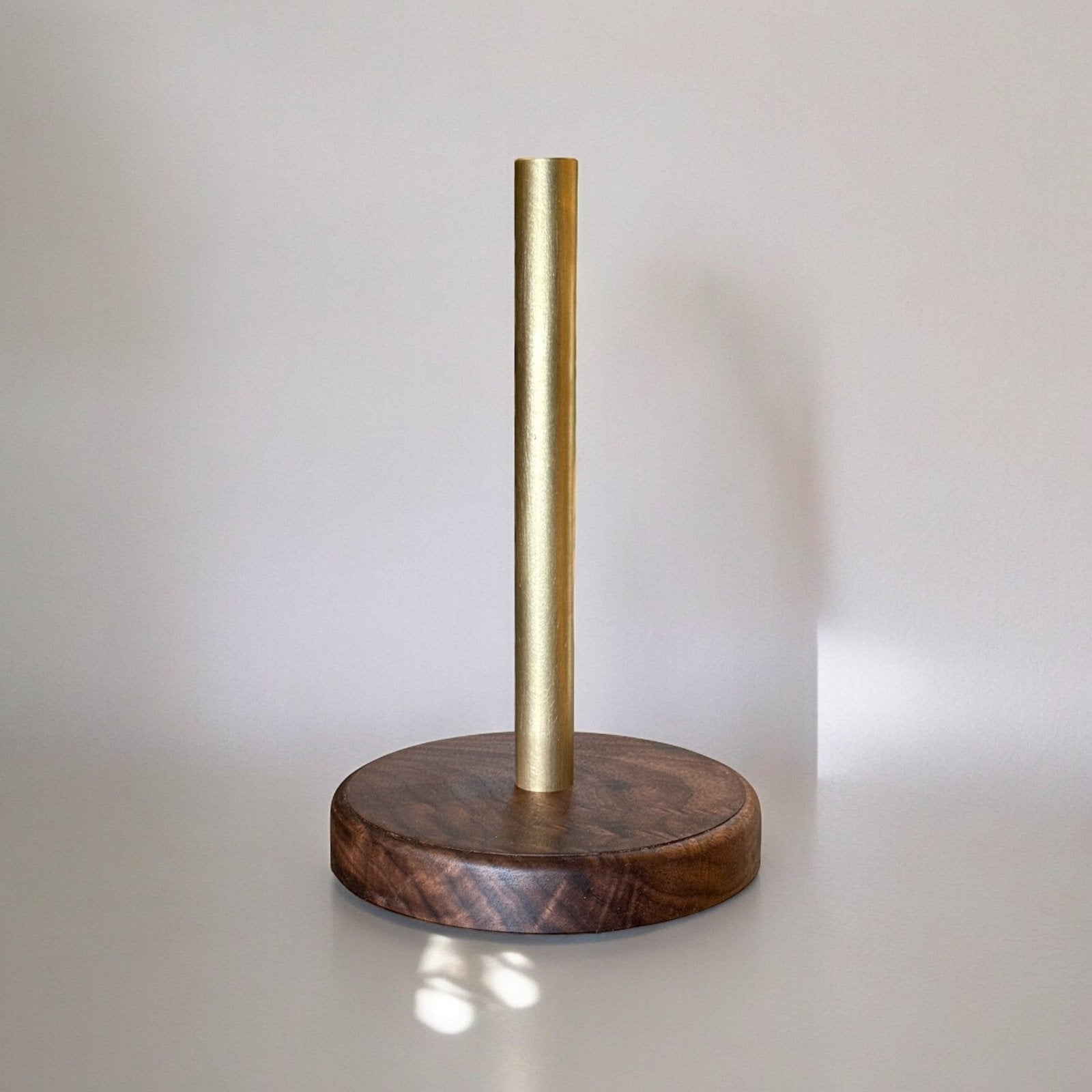 Rune - Jakobsen Design 'Roll Pole' rund køkkenrulleholder Massivt messingrør Køkkenrulleholdere_13