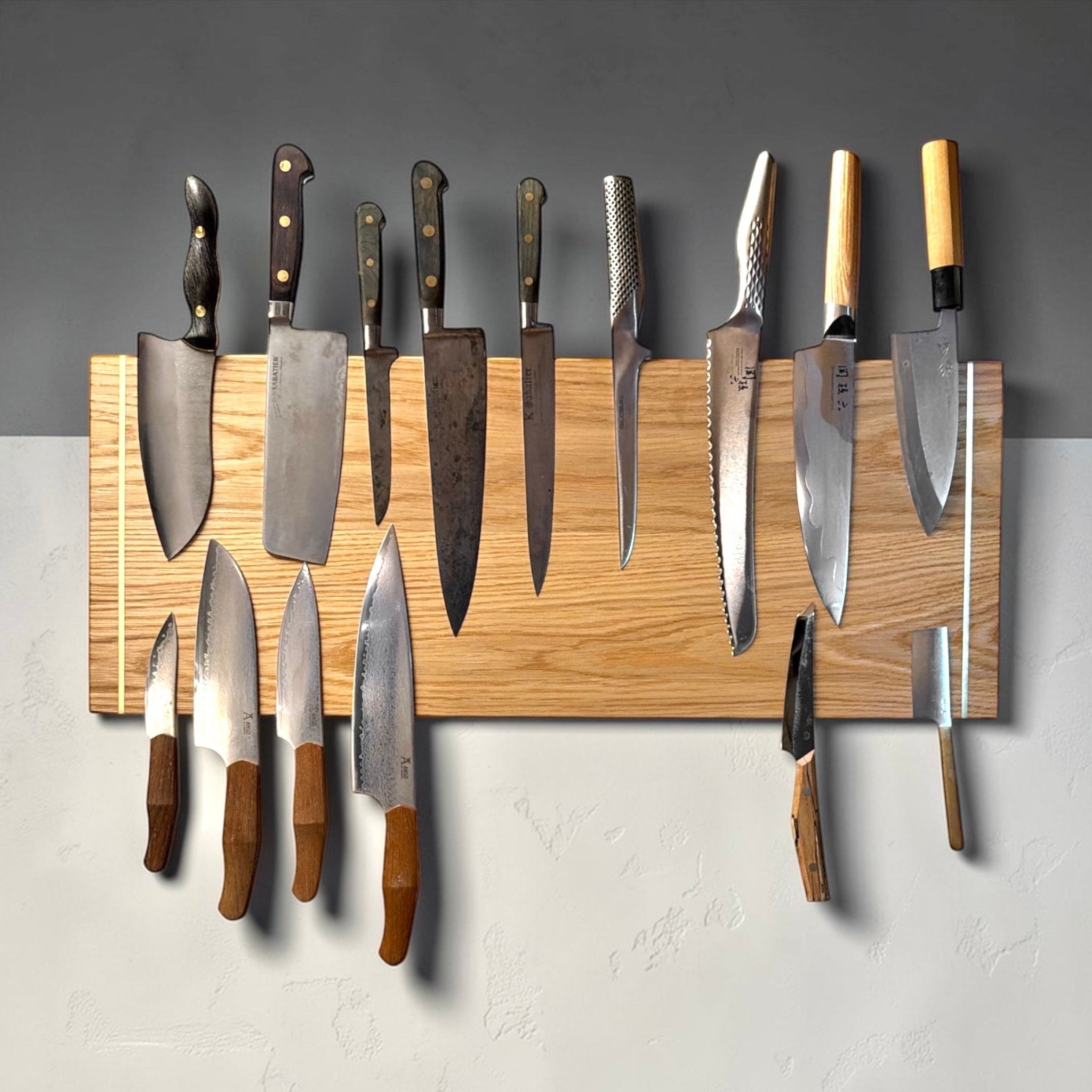 Rune - Jakobsen Woodworks Defined - bred knivmagnet i bredder fra 10 - 28 cm og længder fra 40 - 80 cm. Til vertikal eller horisontal montering. Knivskinner by Rune - Jakobsen Design