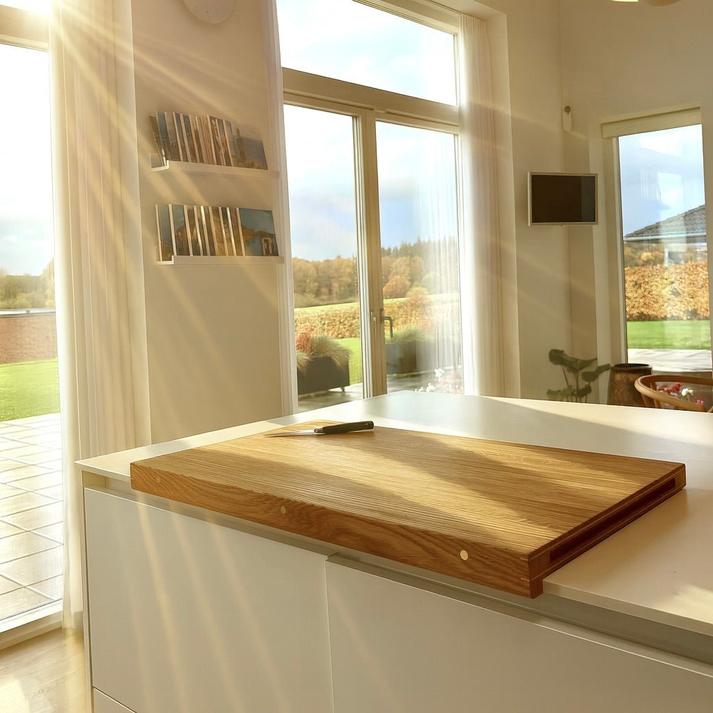 Rune - Jakobsen Design Forefront - skærebræt med forkant og detaljer i messing, kobber eller aluminium 40x40x3 cm Skærebrætter_1