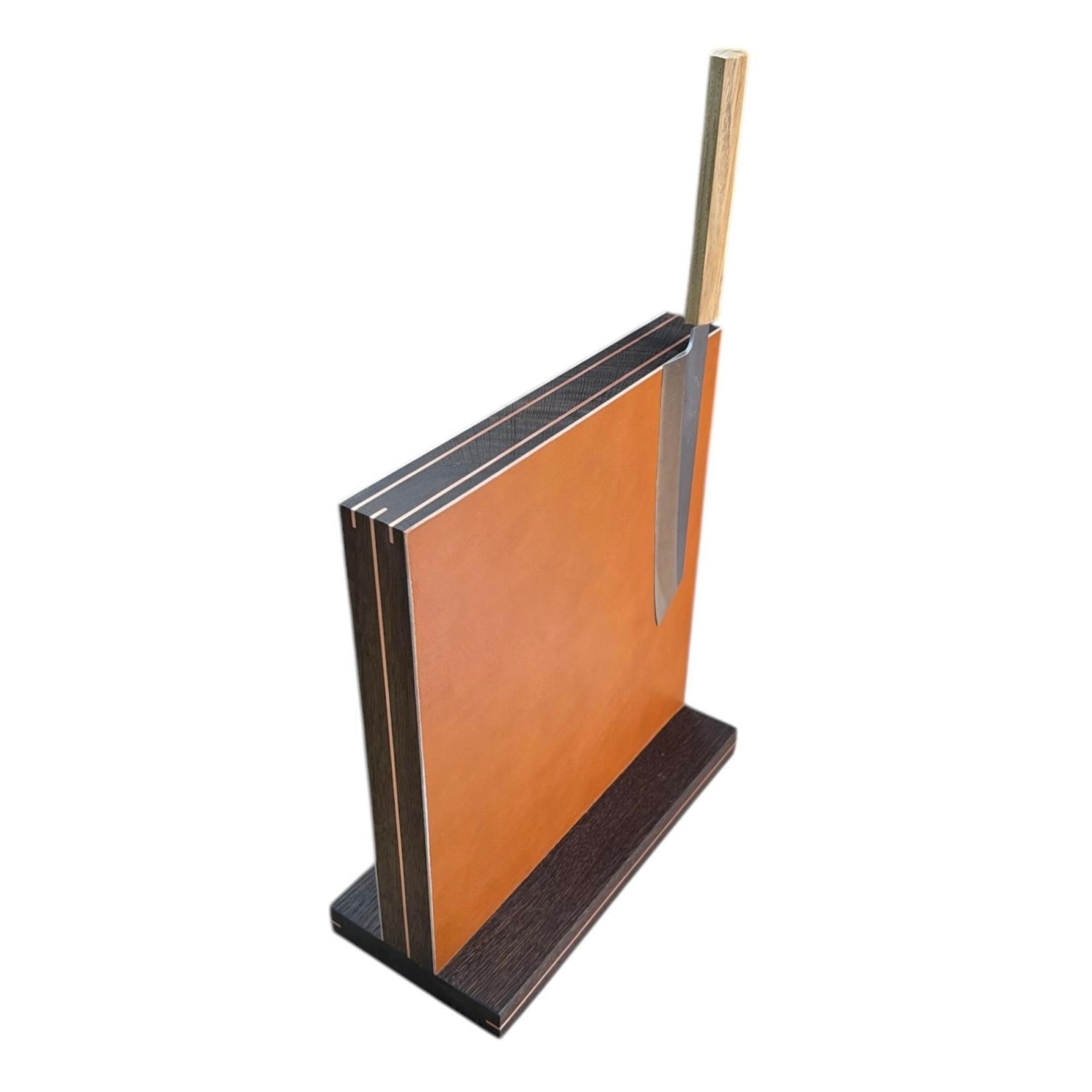 Rune - Jakobsen Design Leather Block Exclusive - 15 eller 30 cm bred magnetisk knivblok med Italiensk læder og metaldetaljer. Højde 30 cm. 15x30x4 cm Knivblokke_3