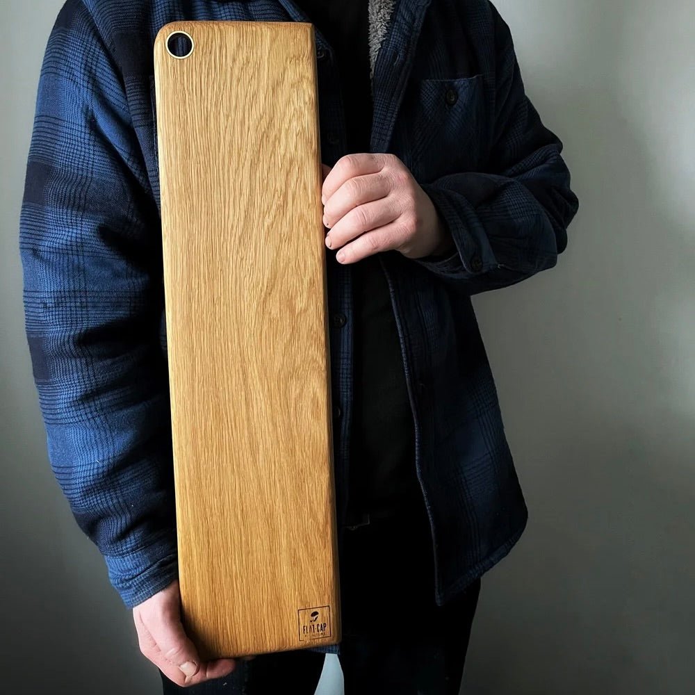 Rune - Jakobsen Design Serveringsbræt i massiv eg med messingsring 60x15 cm Vaser_2