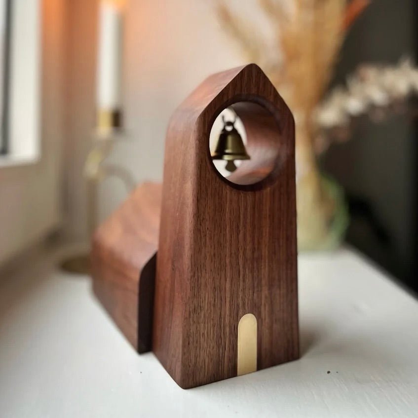 Rune - Jakobsen Design 'Vores Land' Kirke – håndlavet i eg eller valnød med messingdetaljer Home Decor_1