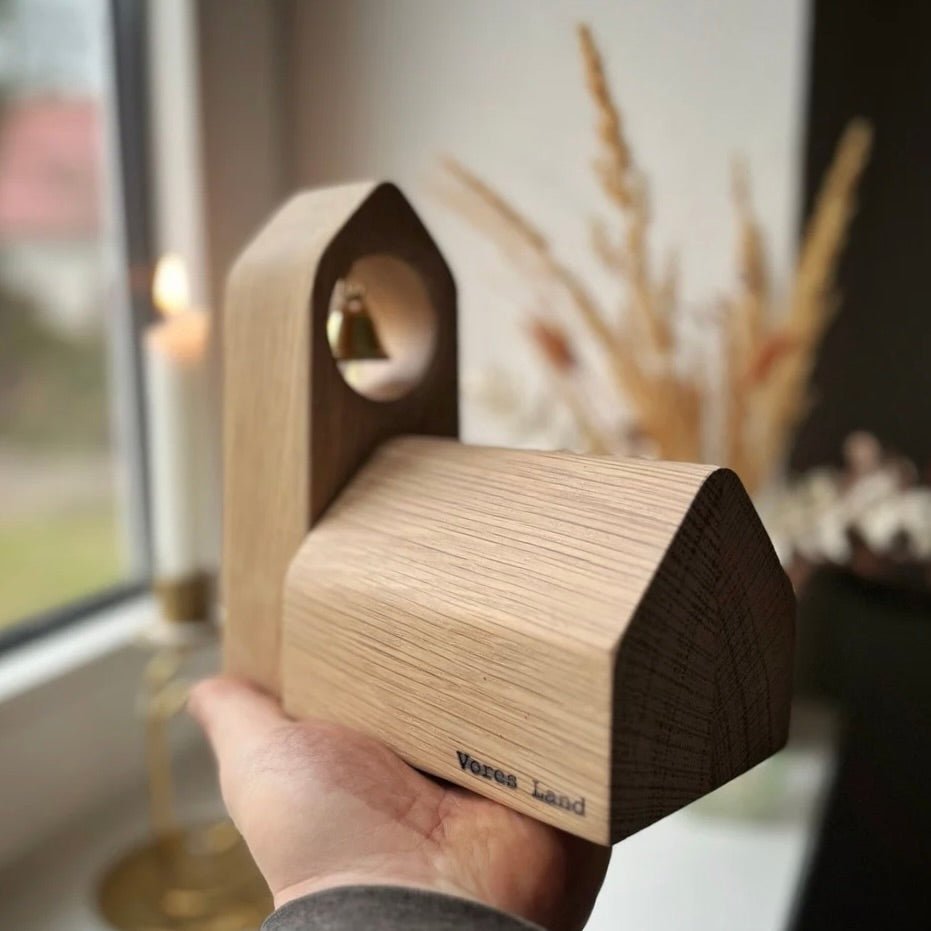 Rune - Jakobsen Design 'Vores Land' Kirke – håndlavet i eg eller valnød med messingdetaljer Home Decor_6