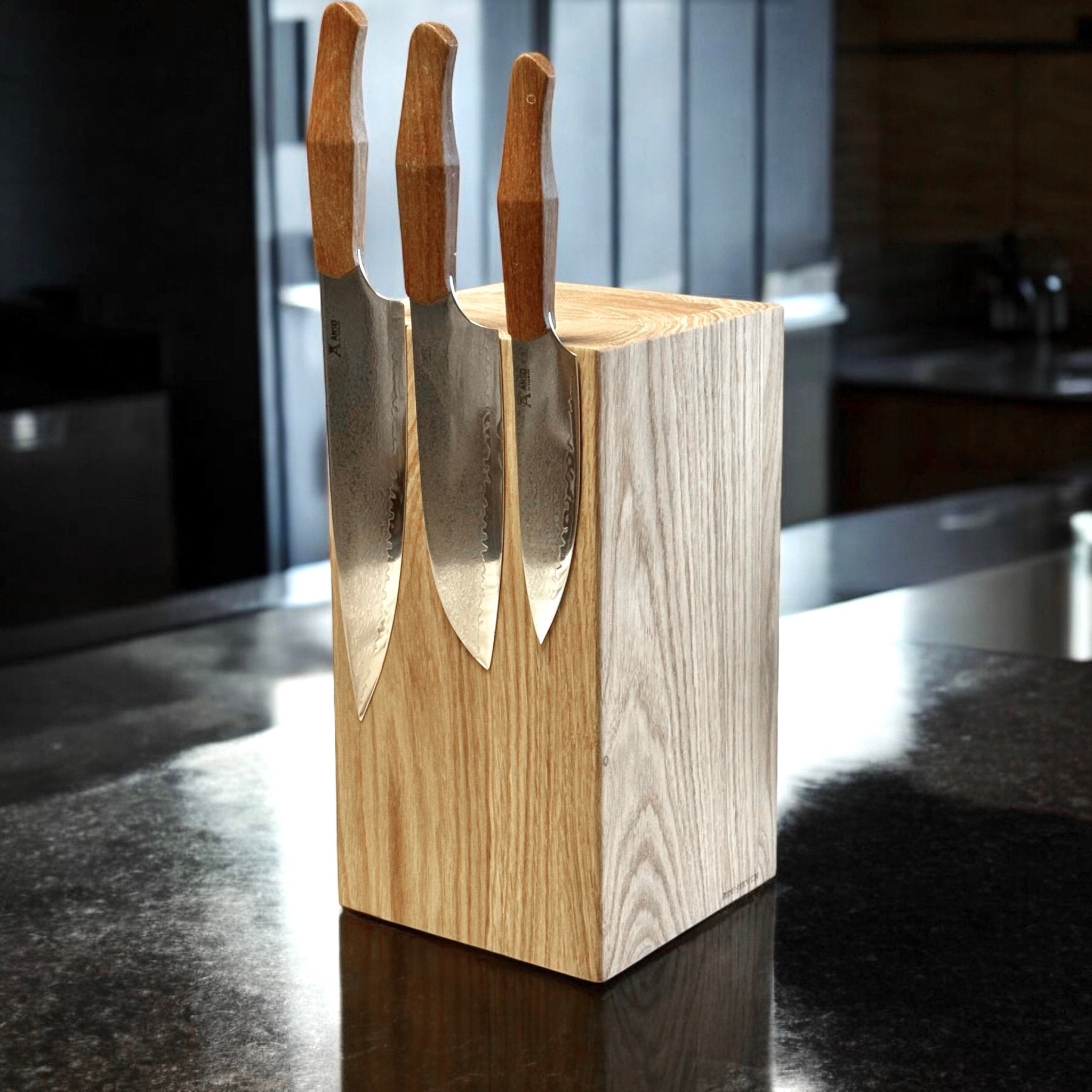 Rune - Jakobsen Design Nordic - magnetisk kvadratisk knivblok med plads til 8 eller 12 knive Egetræ Knivblokke_3