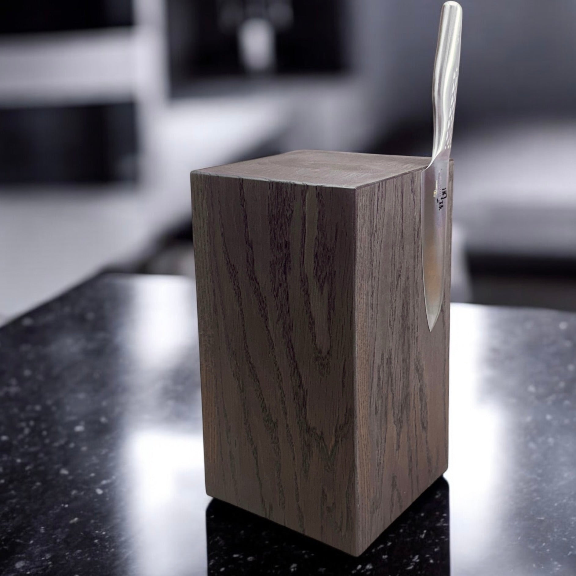 Rune - Jakobsen Woodworks 'Nordic' magnetisk knivblok med plads til 8 - 12 knive Røget egetræ_7
