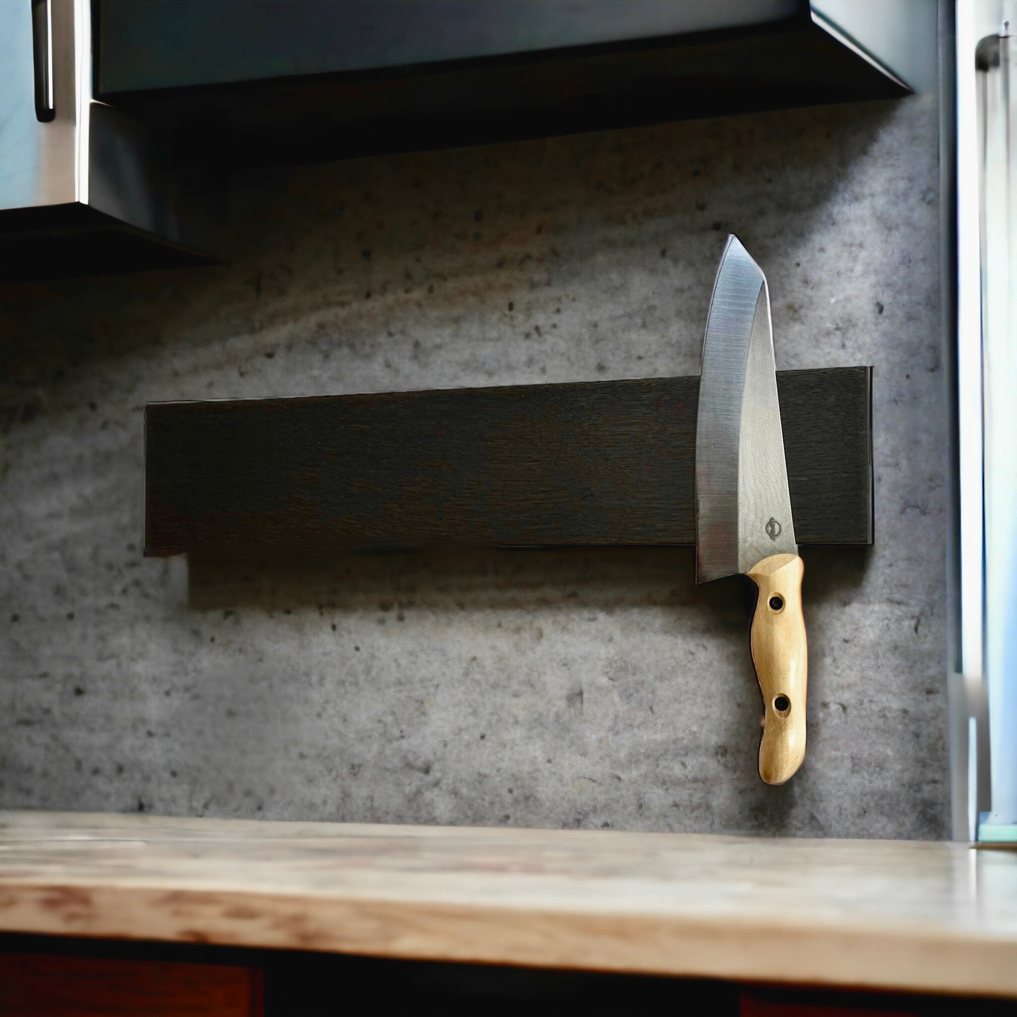 øb 'Blackboard Wide' sortbejdset knivskinne i 10, 15 eller 20 cm bredde_3 fra Rune - Jakobsen Woodworks hos os