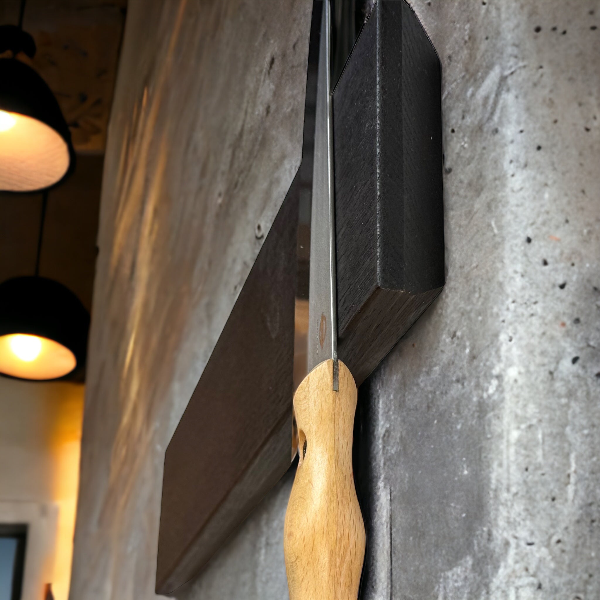 Køb 'Blackboard Wide' sortbejdset knivskinne i 10, 15 eller 20 cm bredde_2 fra Rune - Jakobsen Woodworks hos os