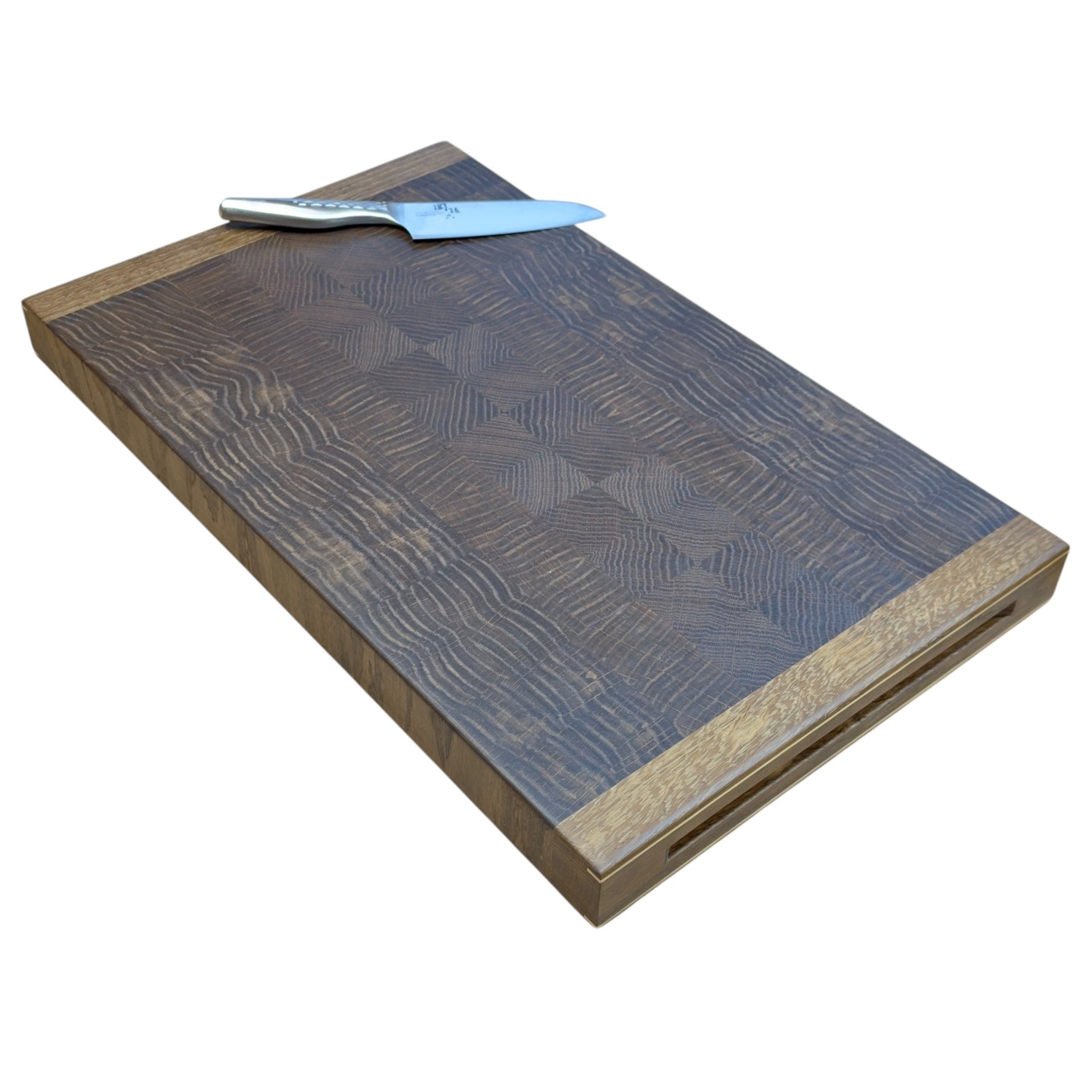 Køb 'Chefs board' skærebræt med kerne i endetræ og messingdetaljer 40x30x5 cm_13 fra Rune - Jakobsen Woodworks hos os