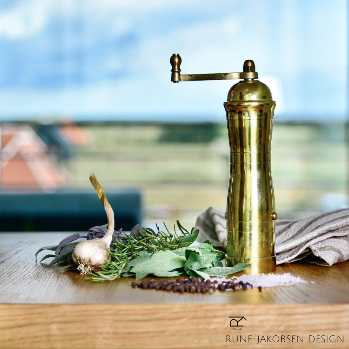 Alexander Handcrafted Mills Alexander 'Athena Mill' messing peberkværn med håndsving _4