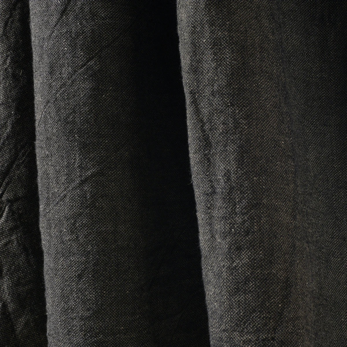 Badehåndklæder fra Libeco. 'Black Stripe' hørhåndklæde 110x180cm _LBC/BLCK/BADEH/3942/01