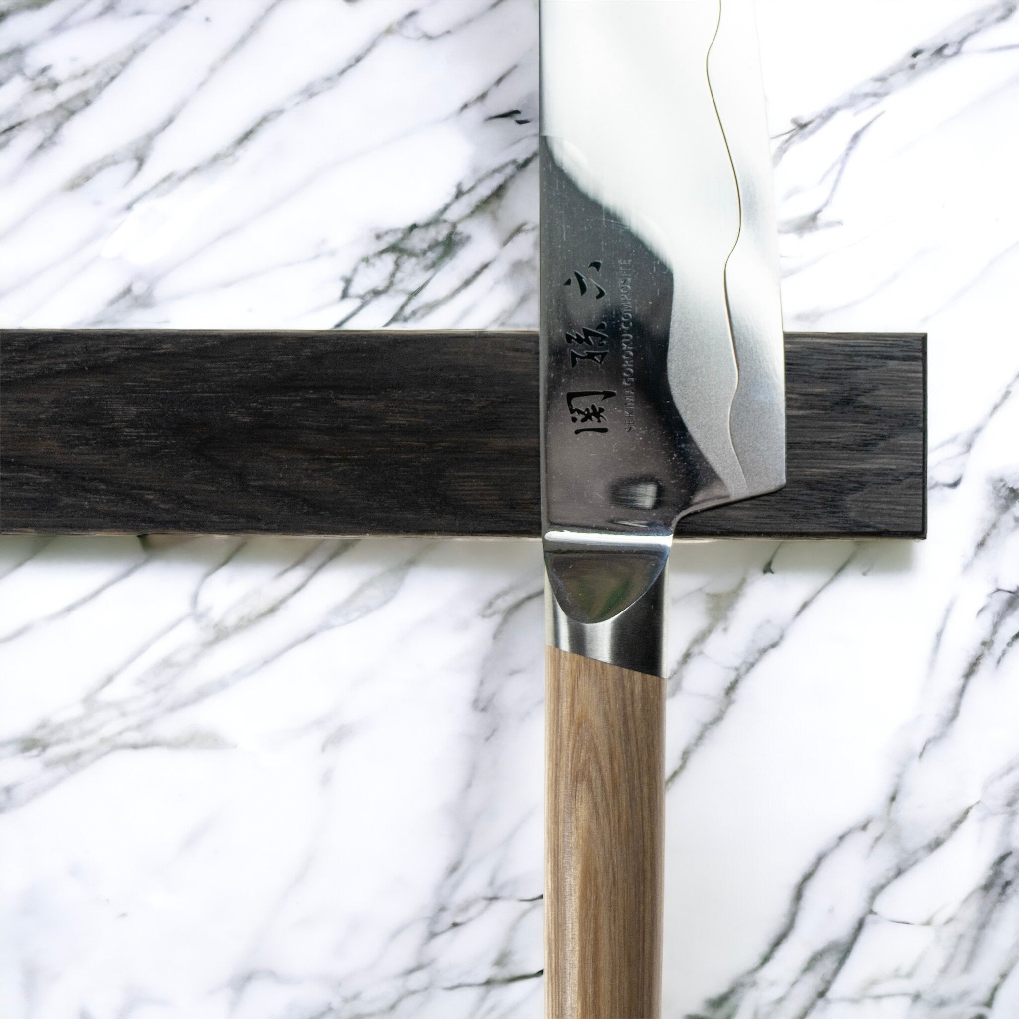 Køb 'Blackboard std.' sortbejdset knivskinne i 30 cm_1 fra Rune - Jakobsen Woodworks hos os