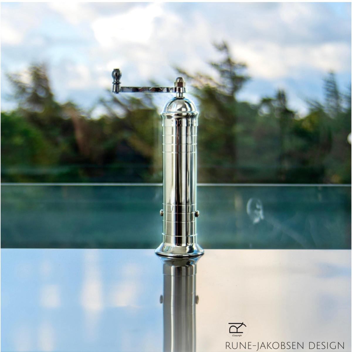 Alexander Handcrafted Mills Salt - og Peberkværne 4 by Rune - Jakobsen Design