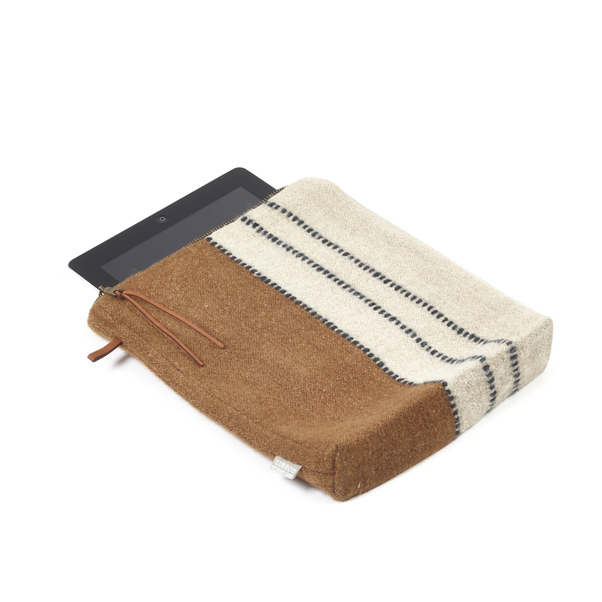 Carryalls fra Libeco. 'Foundry' Carryall 23x28cm Beeswax _LBC/FNDR/BEESW/CARRY/3914/01