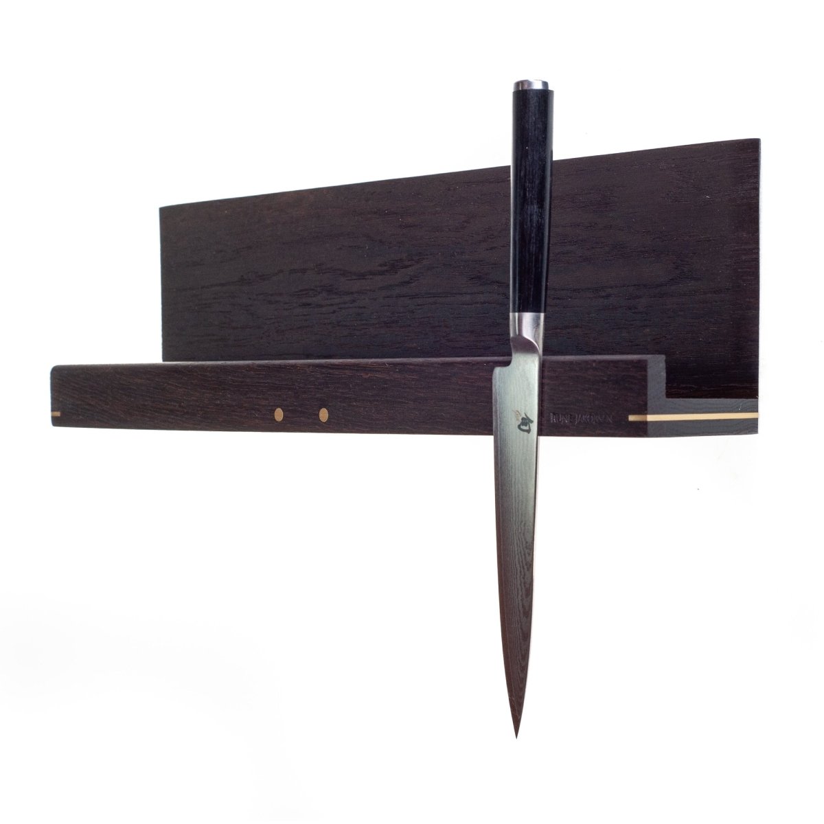 Køb 'Hack 4Knives' kombineret hylde og knivmagnet 30 cm_10 fra Rune - Jakobsen Woodworks hos os