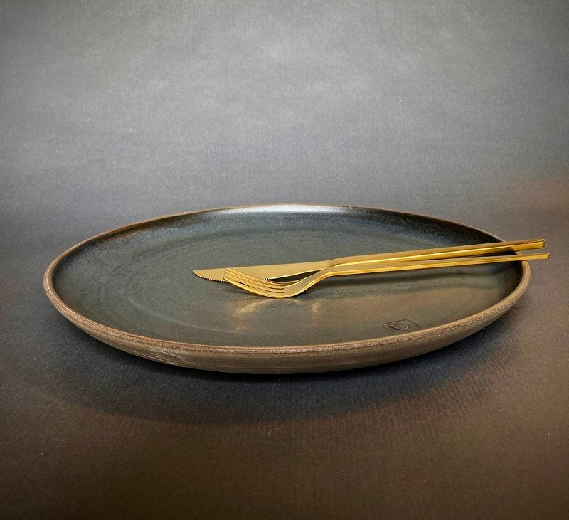 Køb 'Tallerken', stentøj, fås i flere størrelser, midnatshav Middagstallerken - Diameter 28 cm_1 fra Dorte Visby hos os