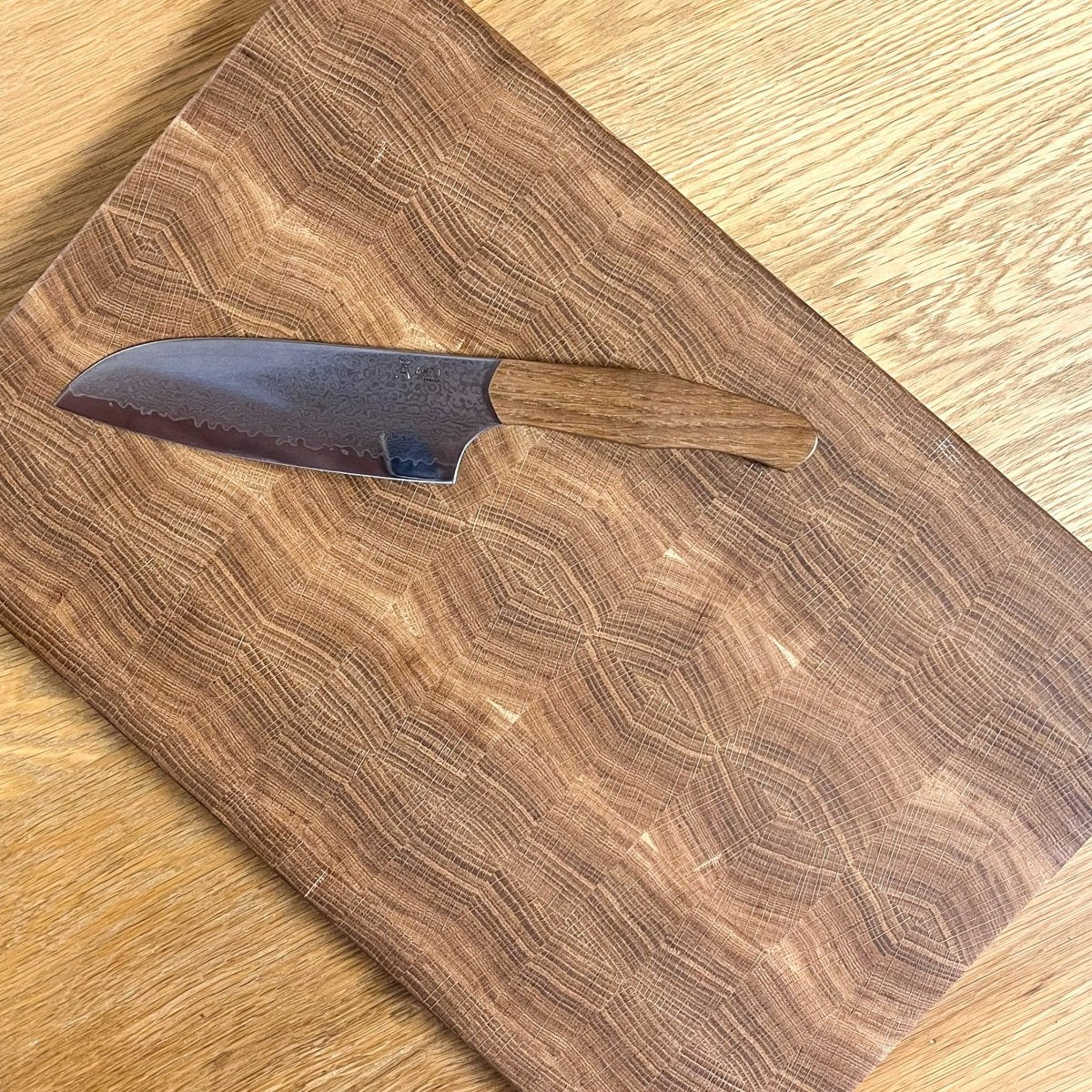 Rune - Jakobsen Woodworks WOW. 5 cm tykt skærebræt i endetræ. Størrelser fra 30x20 cm - 60x40 cm Skærebrætter by Rune - Jakobsen Design