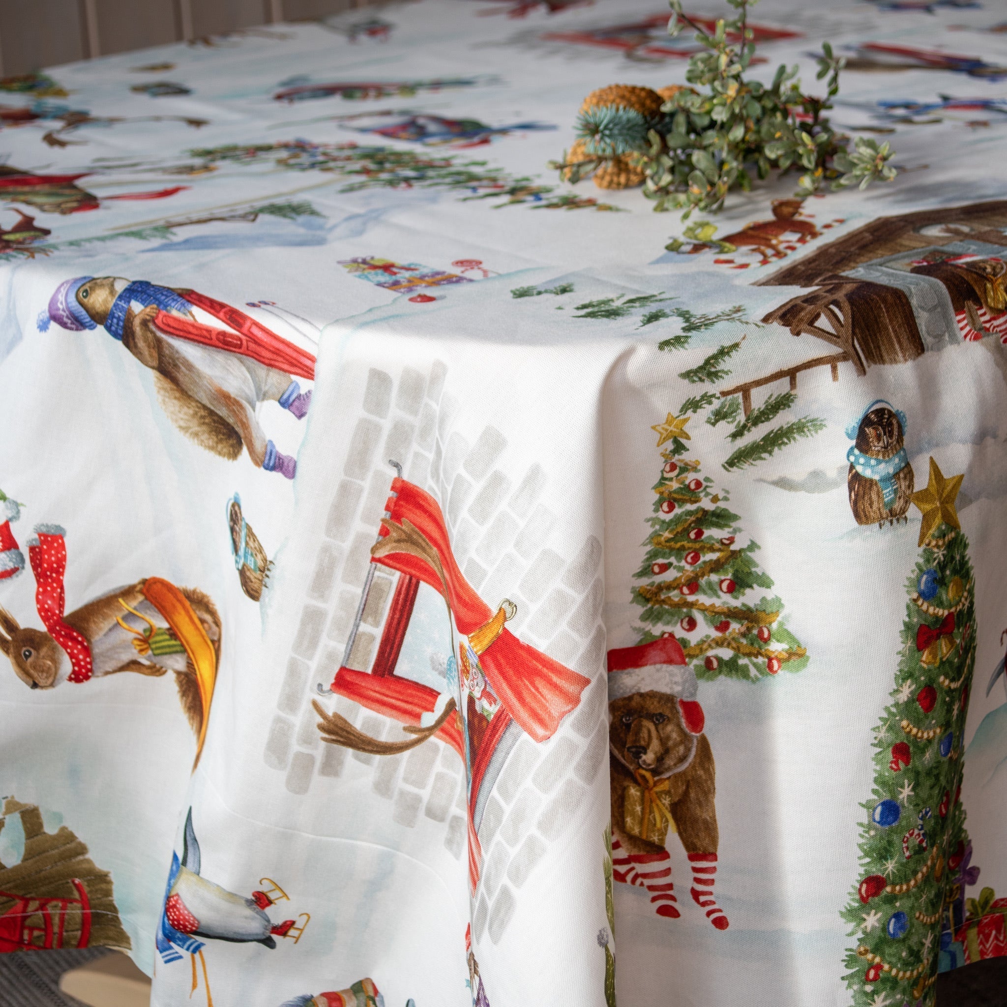 Juleduge fra Tessitura Toscana Telerie. 'Snowy Christmas' juledug i bomuld 170x270 _TSS/SNWY/170X2/JULED/2964/01