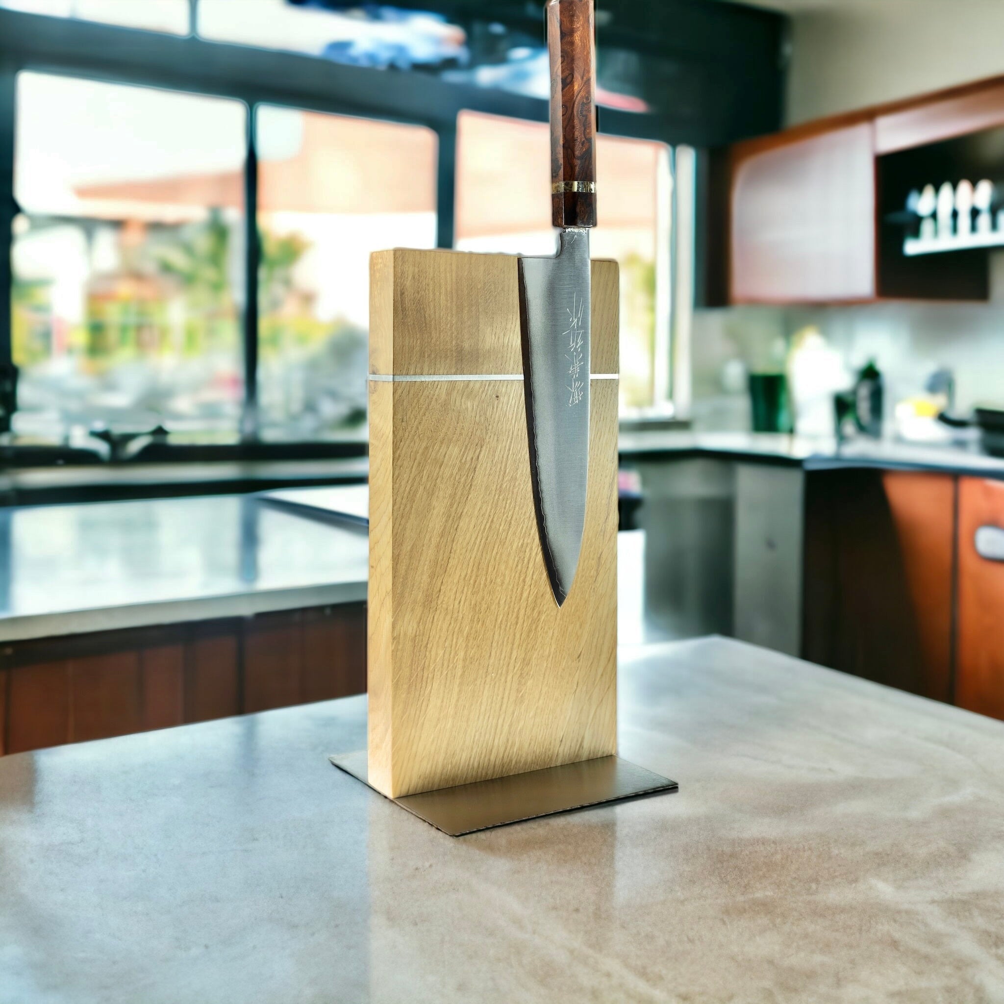 Rune - Jakobsen Woodworks 'The Wall' magnetisk knivblok med messingdetaljer og messingfod 15x30x3 cm_5