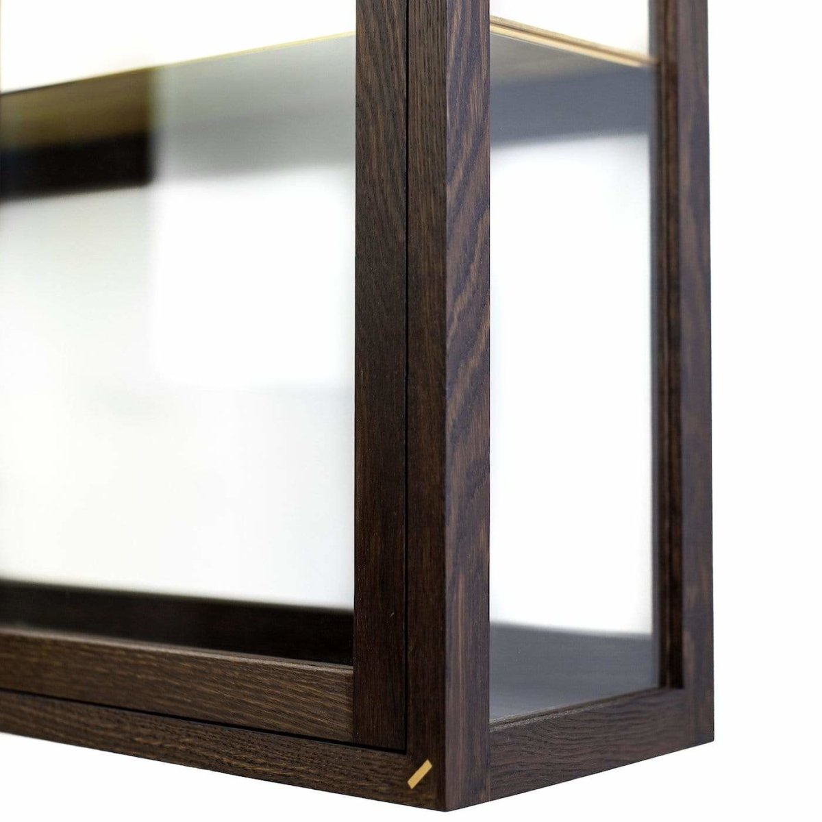 Rune-Jakobsen Woodworks Vitrine RJD-2_16 by Rune-Jakobsen Design