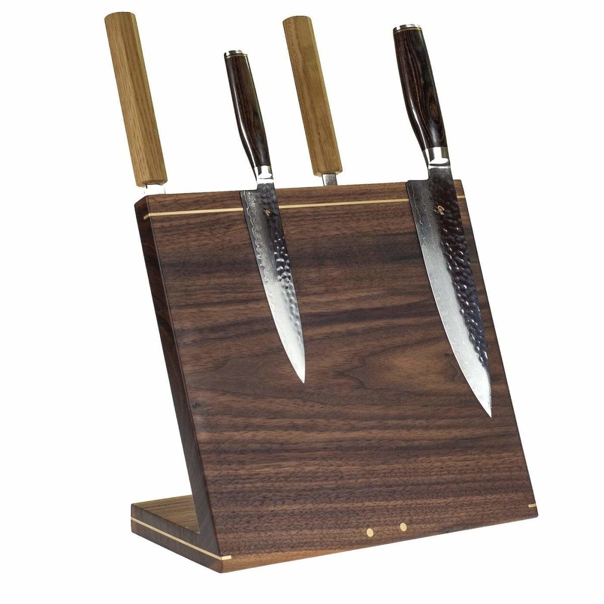 Køb 'Windswept exclusive' vinklet knivblok med messingdetaljer _10 fra Rune-Jakobsen Woodworks hos os