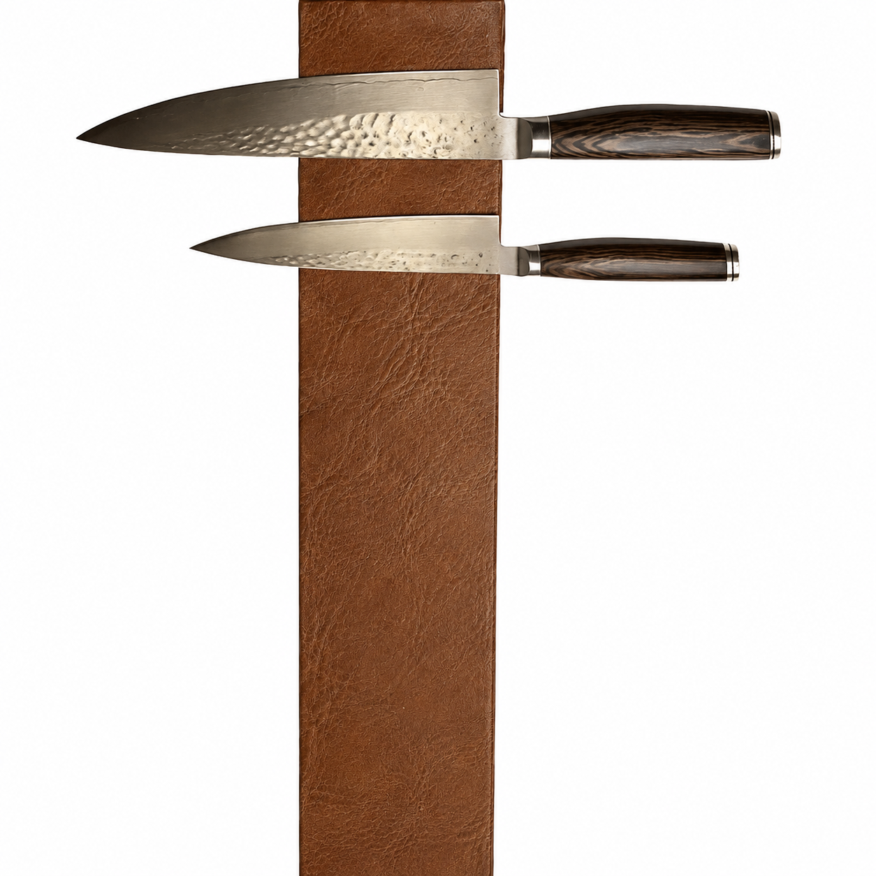 Leather Protected Vertical – bred knivmagnet med brun læder til lodret montering, fra Rune-Jakobsen Woodworks