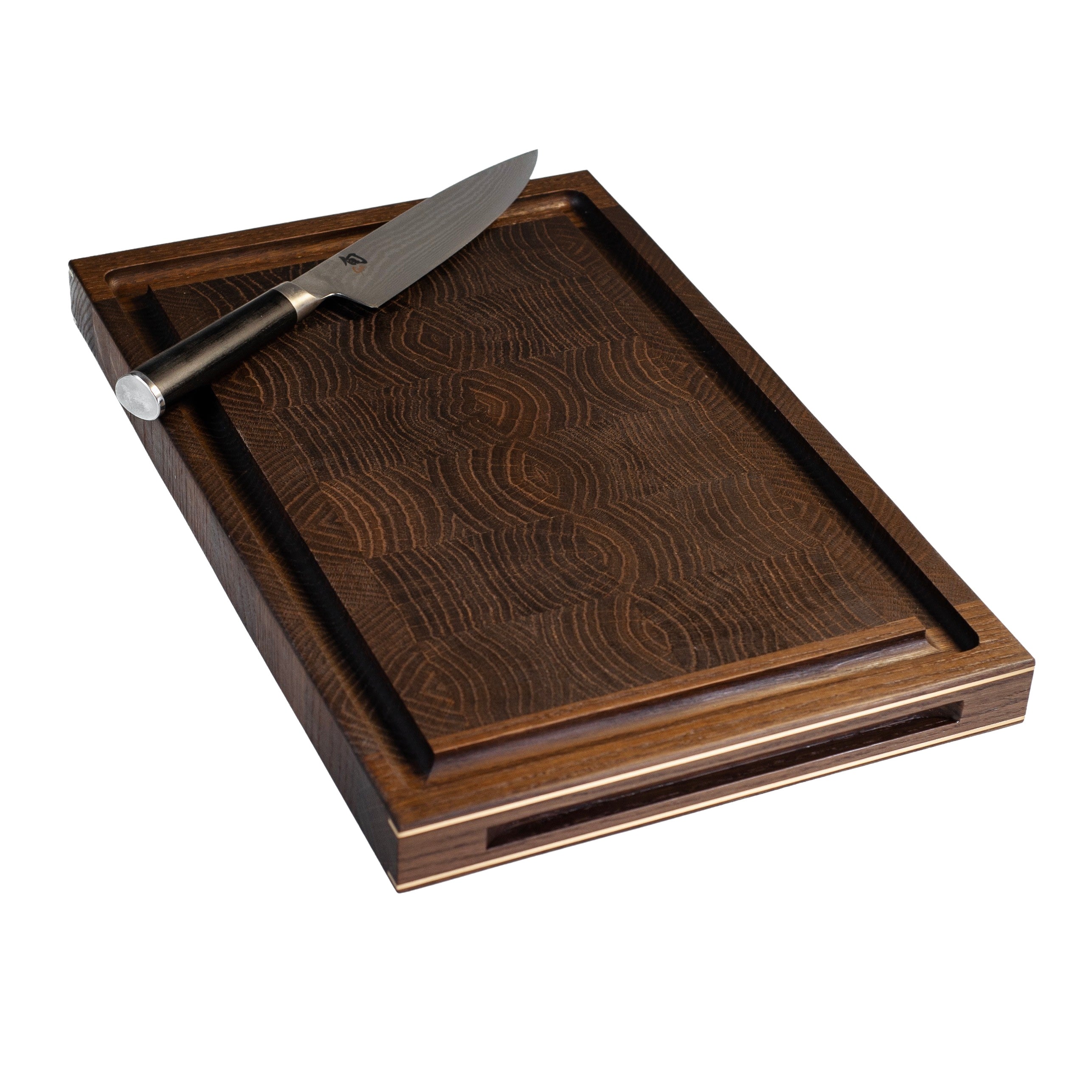 'Chefs board' 55x35x5 cm cutting board with endwood core and right-facing handle with brass details