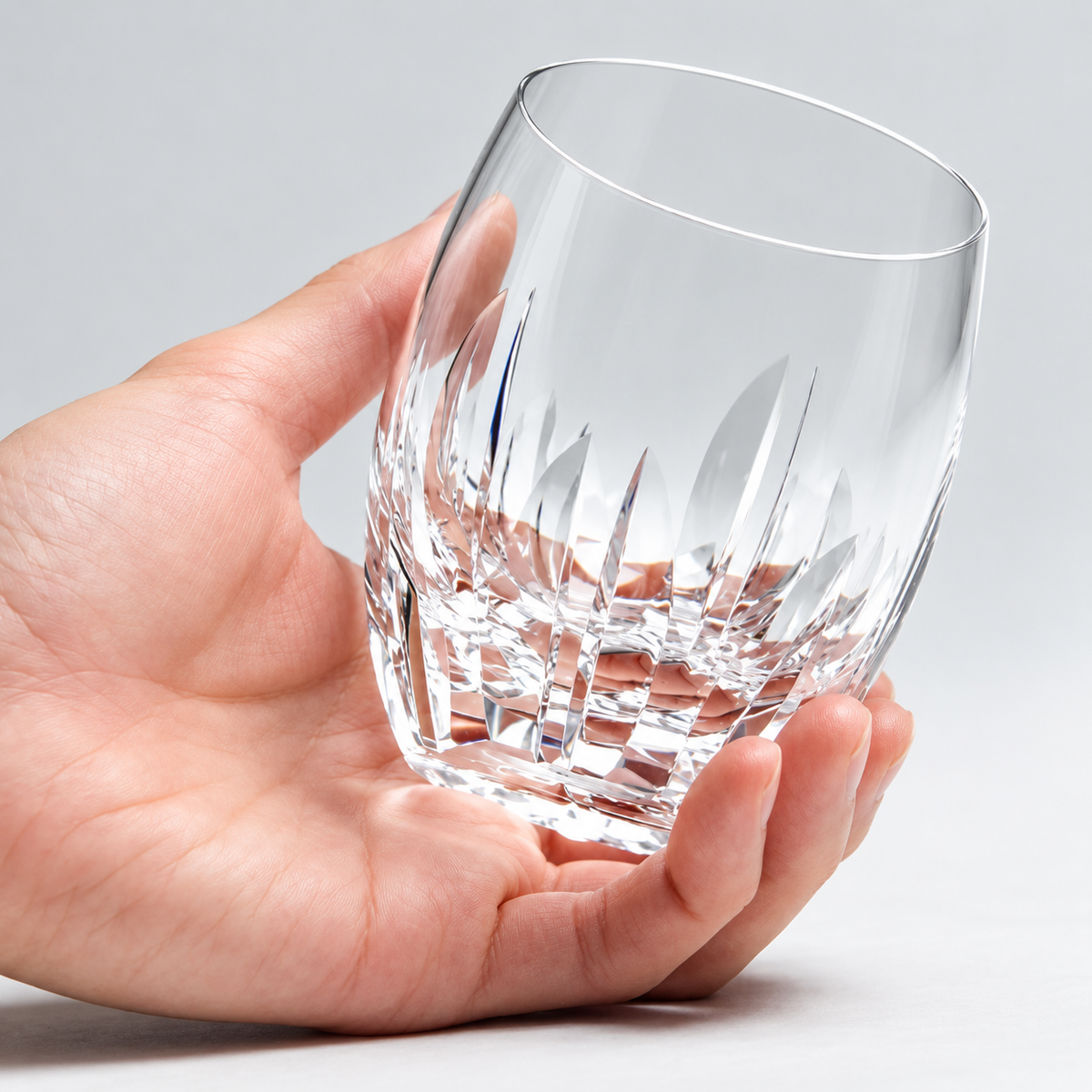 Whiskyglas aus Kristall, 320 ml – Modell D, rund mit dickem Boden und feinen Schliffen, Kagami Crystal