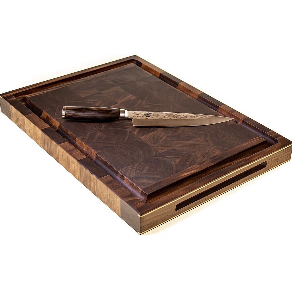 Rune - Jakobsen Woodworks 'Chefs board' skærebræt med kerne i endetræ og retvendt håndgreb med messingdetaljer 40x30x5 cm_7