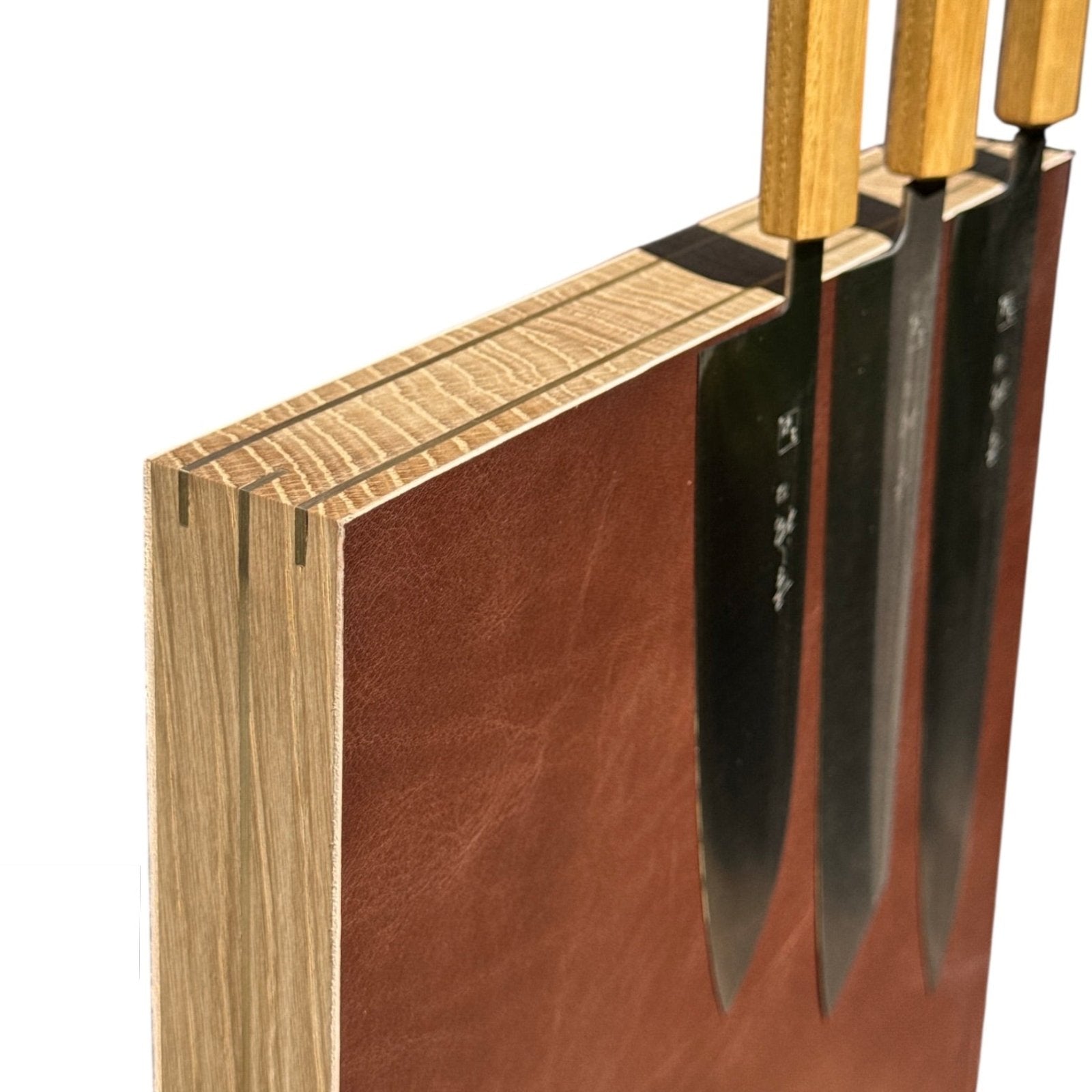 Køb 'Leather Block Excl.' - magnetisk knivblok med Italiensk læder og metaldetaljer 15x30x4 cm_1 fra Rune - Jakobsen Woodworks hos os