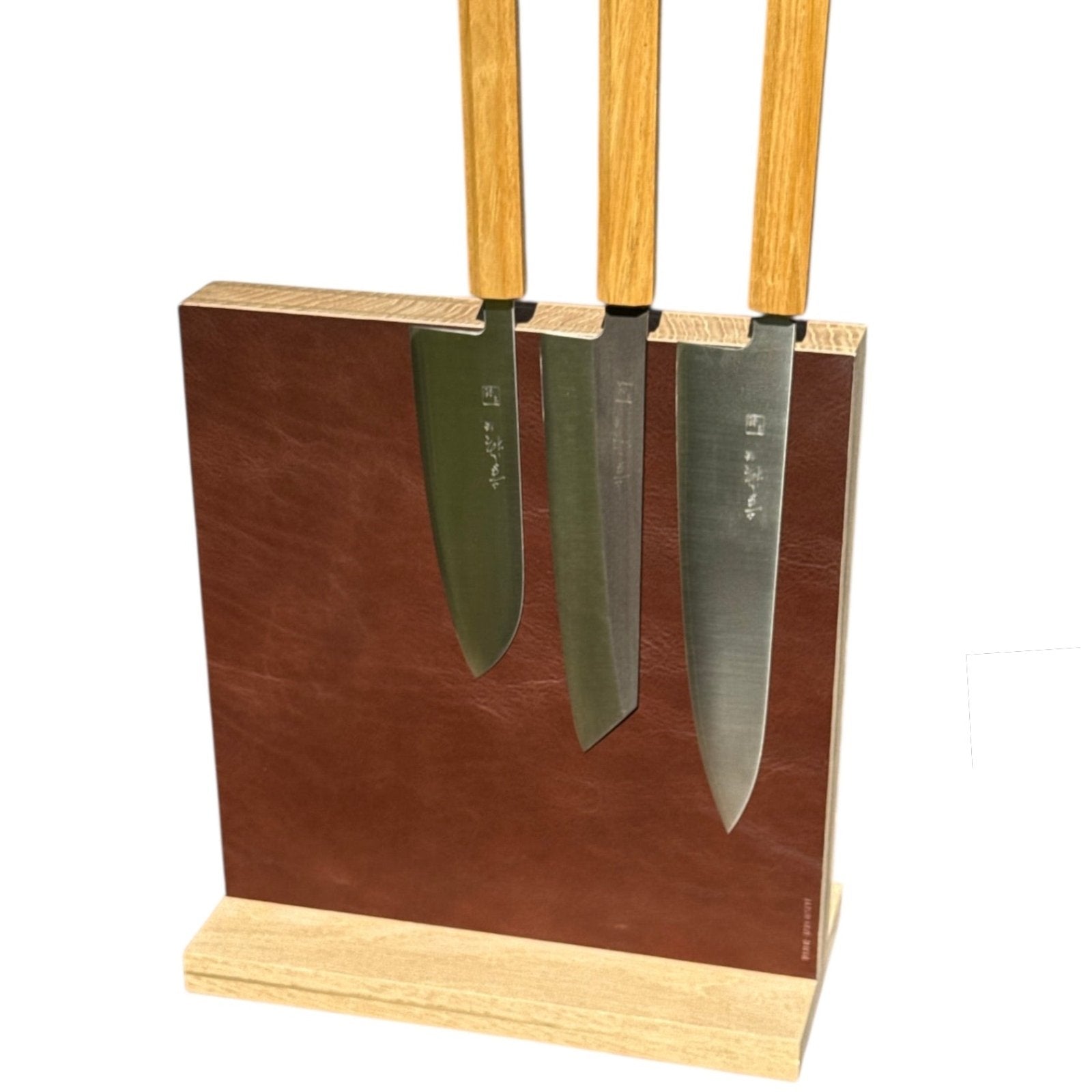 Køb 'Leather Block Excl.' - magnetisk knivblok med Italiensk læder og metaldetaljer 15x30x4 cm_2 fra Rune - Jakobsen Woodworks hos os