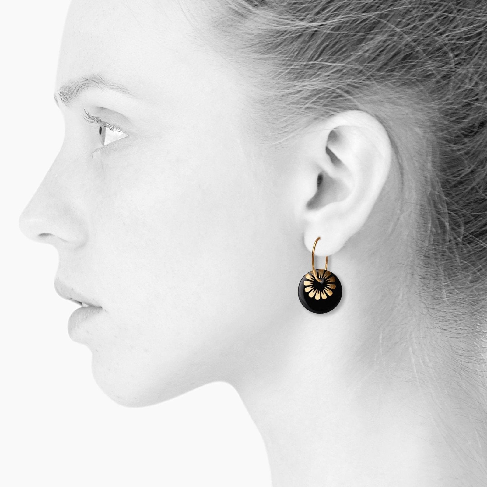Køb BLOOM · stor · BLACK/GOLD _3 fra Scherning hos os
