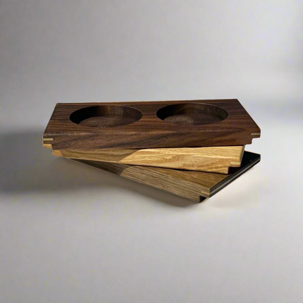 Bakker fra Rune - Jakobsen Woodworks. 'Grinder' træbakke 20x12x2 cm Egetræ _RNJ/GRND/EGETR/BAKKE/4563/01