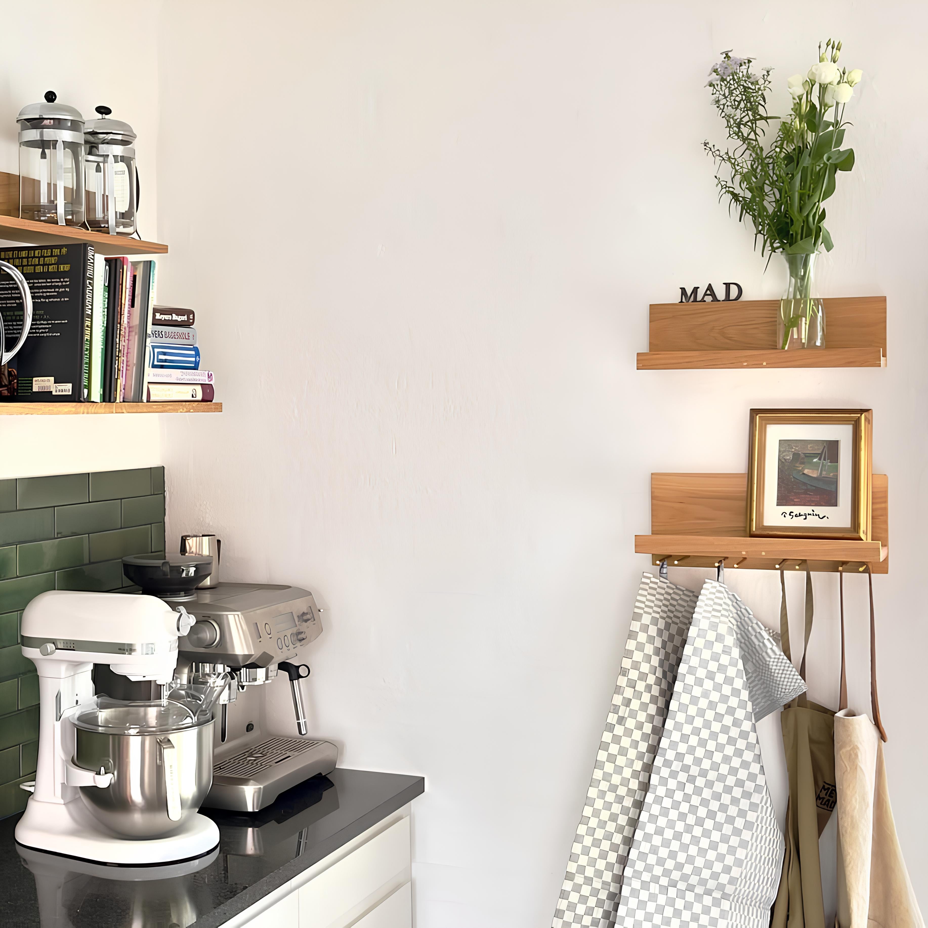 Hack Classic Gallery Shelf. Shelf depth 12 cm. Length 30 - 100 cm