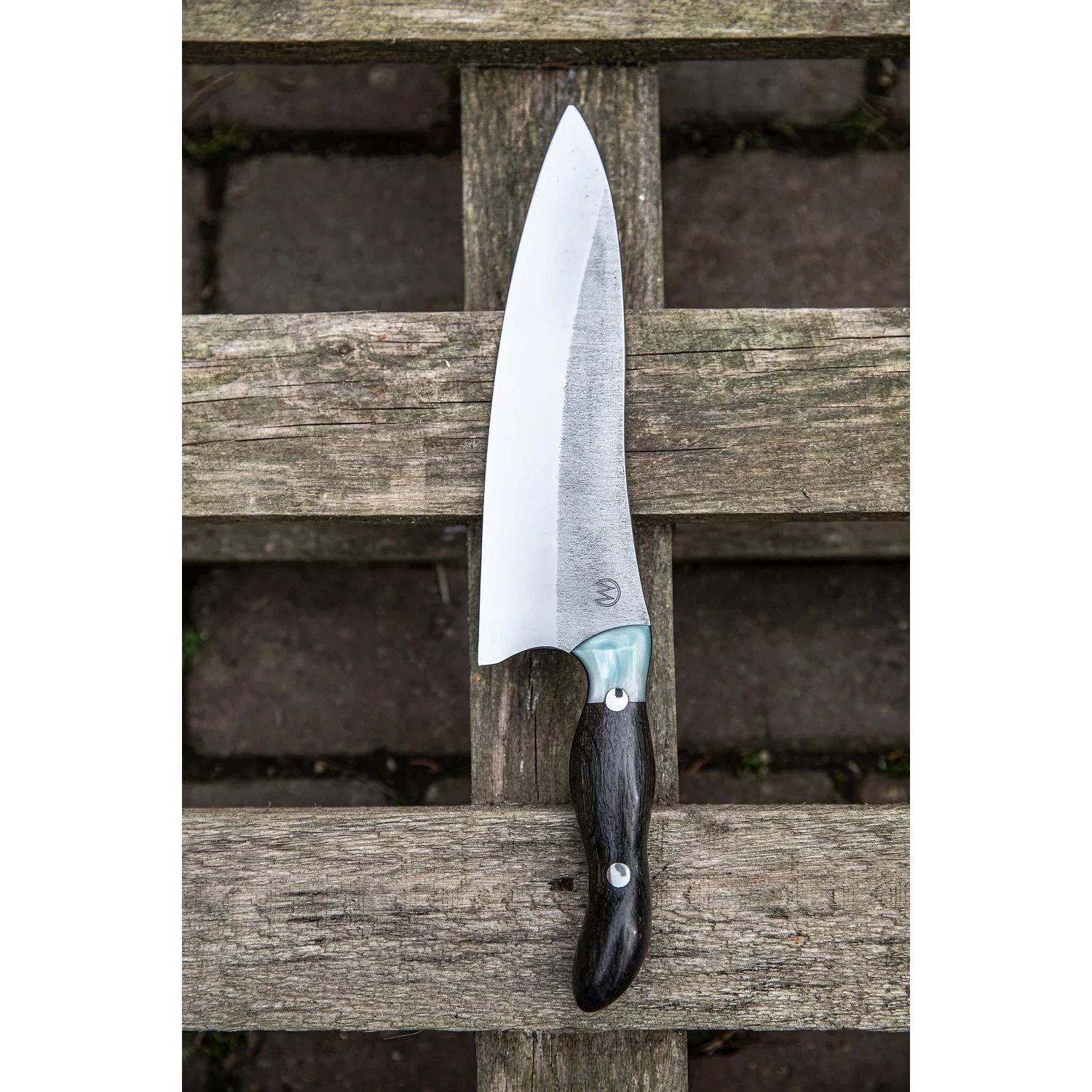 Santoku køkkenknive fra M_Knives. 'Moustache Black Heaven' Santoku køkkenkniv _MKN/MSTC/SANTO/3687/01