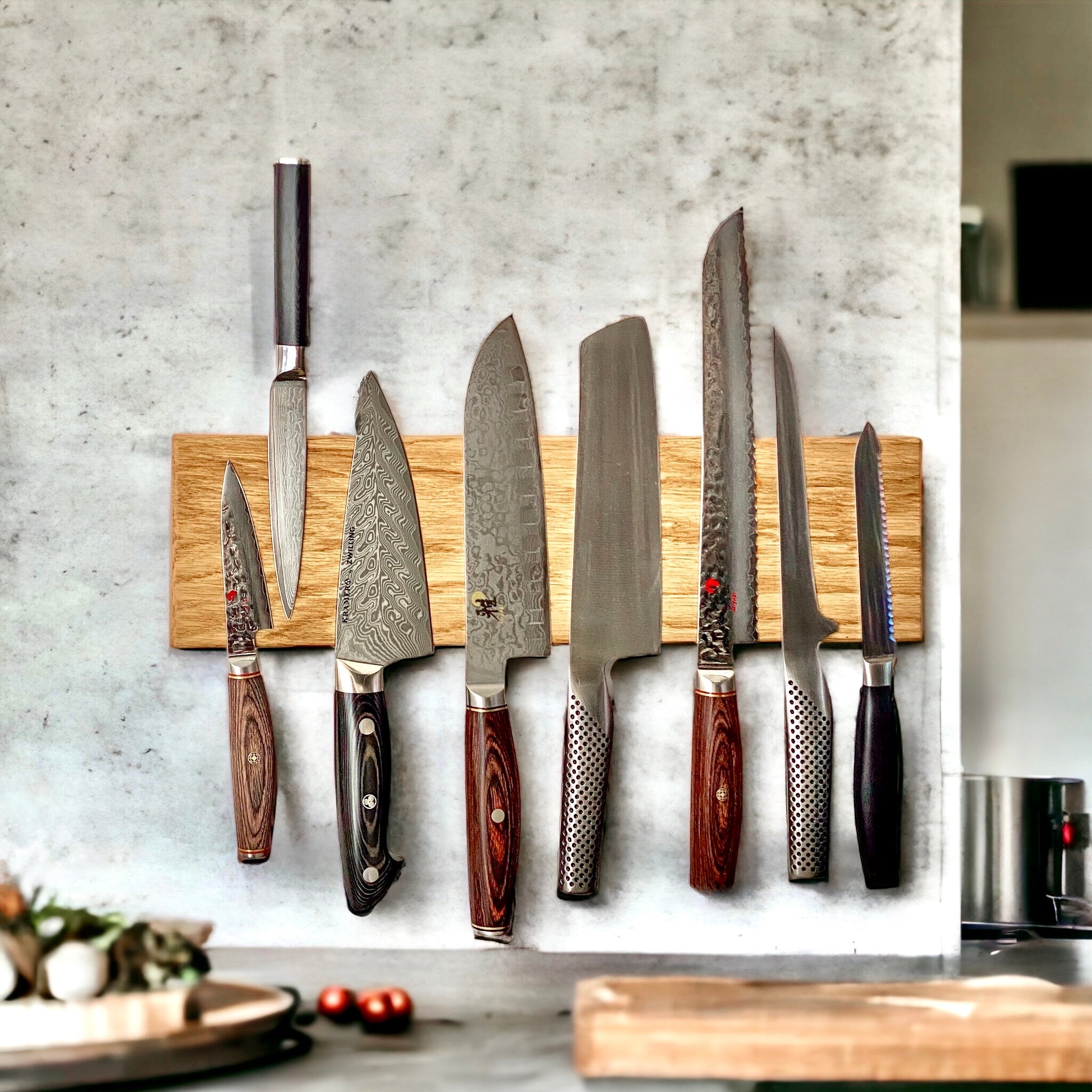 Knivskinner fra Rune - Jakobsen Woodworks. 'Wideboard' knivskinne i 10, 15 eller 20cm bredde og længder mellem 20 - 80 cm 20 cm 10 cm Egetræ _RNJ/WDBR/20CM/EGETR/10CM/KNIVS/4106/01