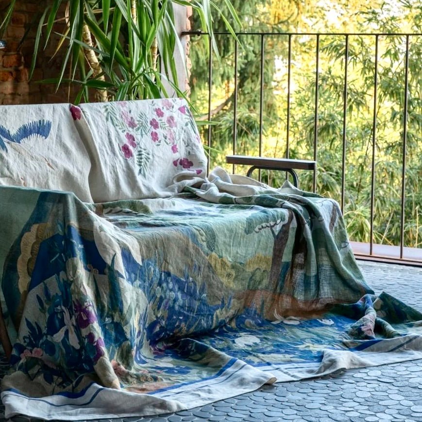 Izumi linen bedspread – laid over the bed