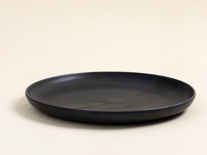 Køb 'Tallerken', stentøj, fås i flere størrelser, bølge Middagstallerken - Diameter 28 cm_2 fra Dorte Visby hos os