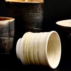 Køb 'Konkyliekoppen', porcelæn, 7,5 cm, perlemor Højde ca. 7.5 cm_2 fra Dorte Visby hos os
